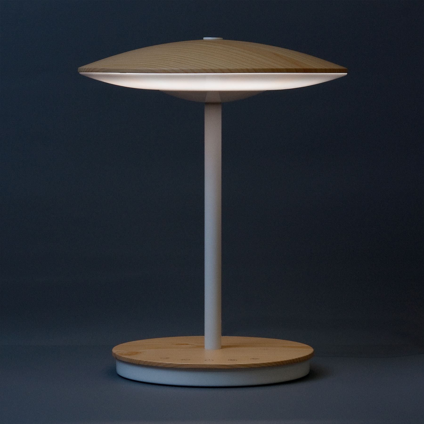 ultrabrite dome led desk lamp with wireless charging pad