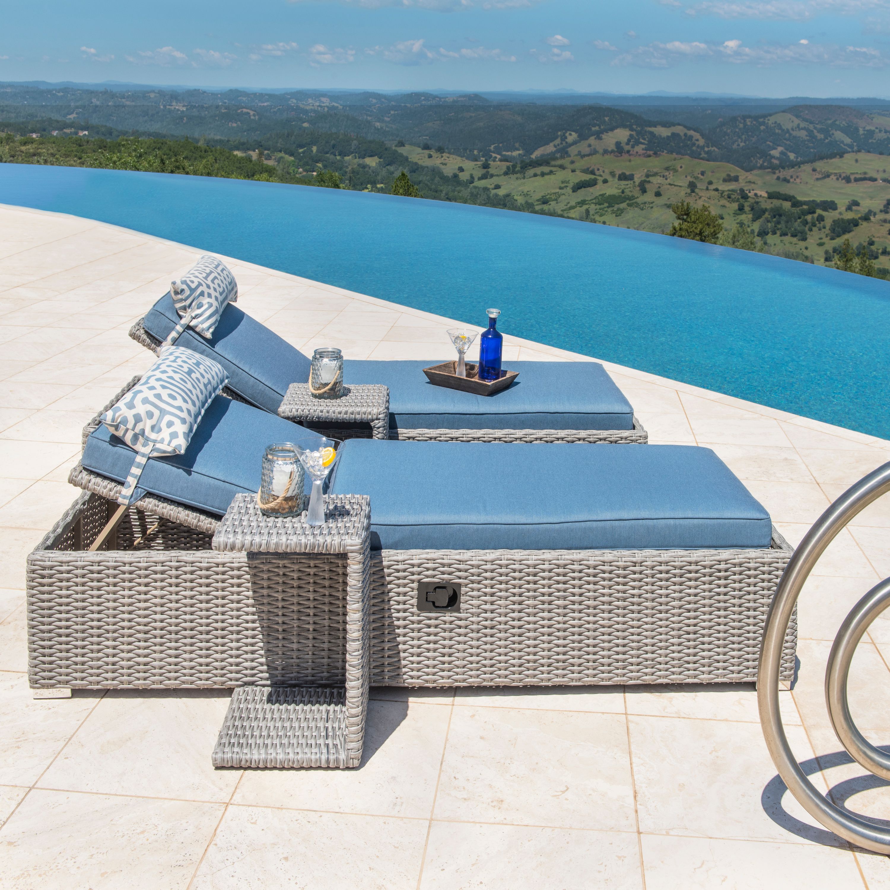 Niko Chaise Lounge With Side Table By Sirio 2 Pack Description