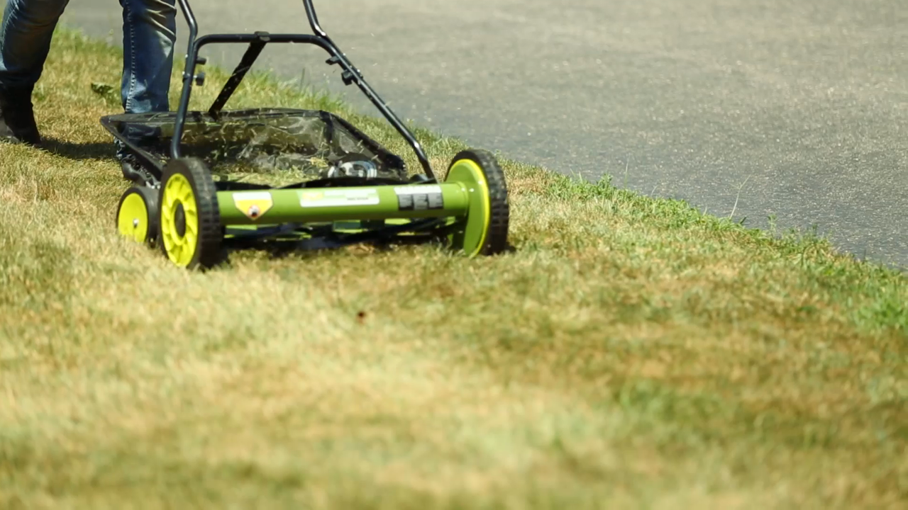 thumbnail video image 2 of Sun Joe 20-inch 5-Blade Reel Mower with Grass Catcher, 9-Position, 2 of 5