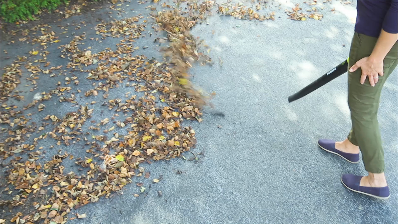 thumbnail video image 2 of Sun Joe 20VIONLTE-BLW Cordless Blower/Sweeper , 2.0-Amp - 20-Volt, 2 of 3