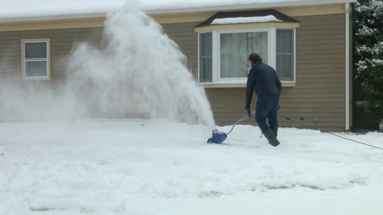 thumbnail video image 2 of Snow Joe 13-inch Electric Snow Shovel, 10-Amp, 20ft Throw Distance, 2 of 6