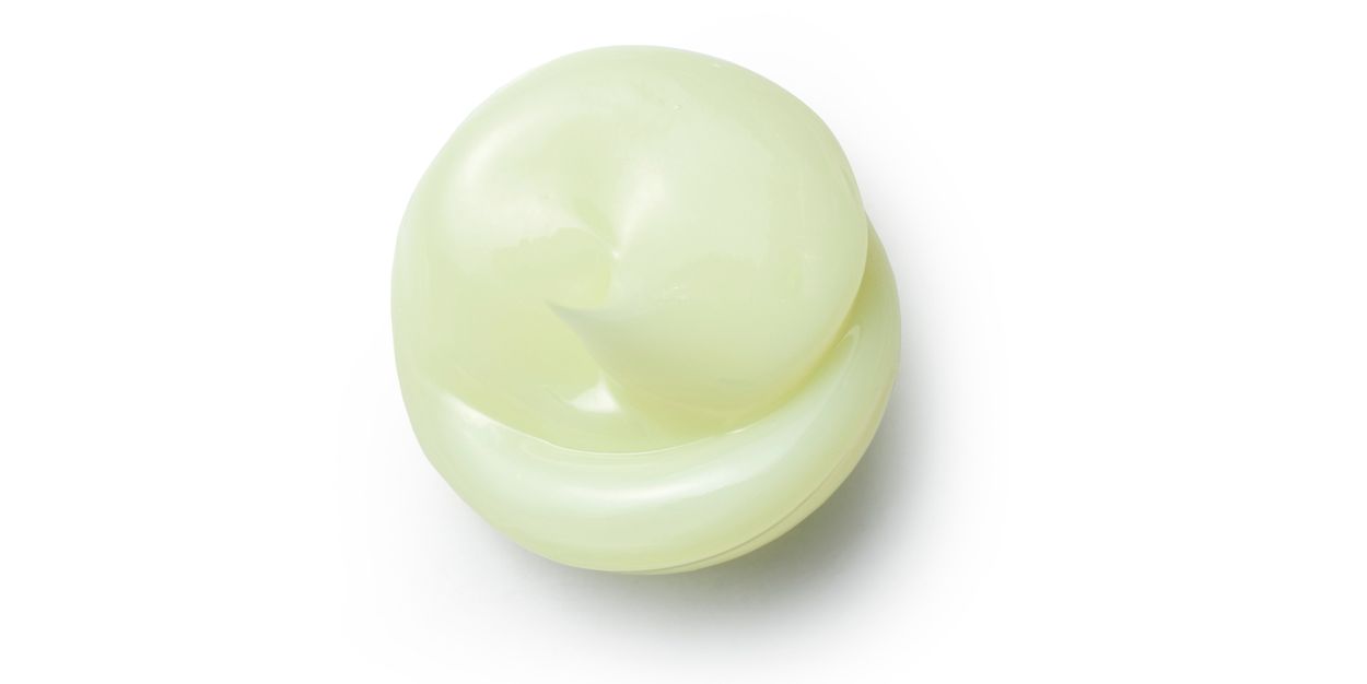 Pea size image of Vita-A Cream