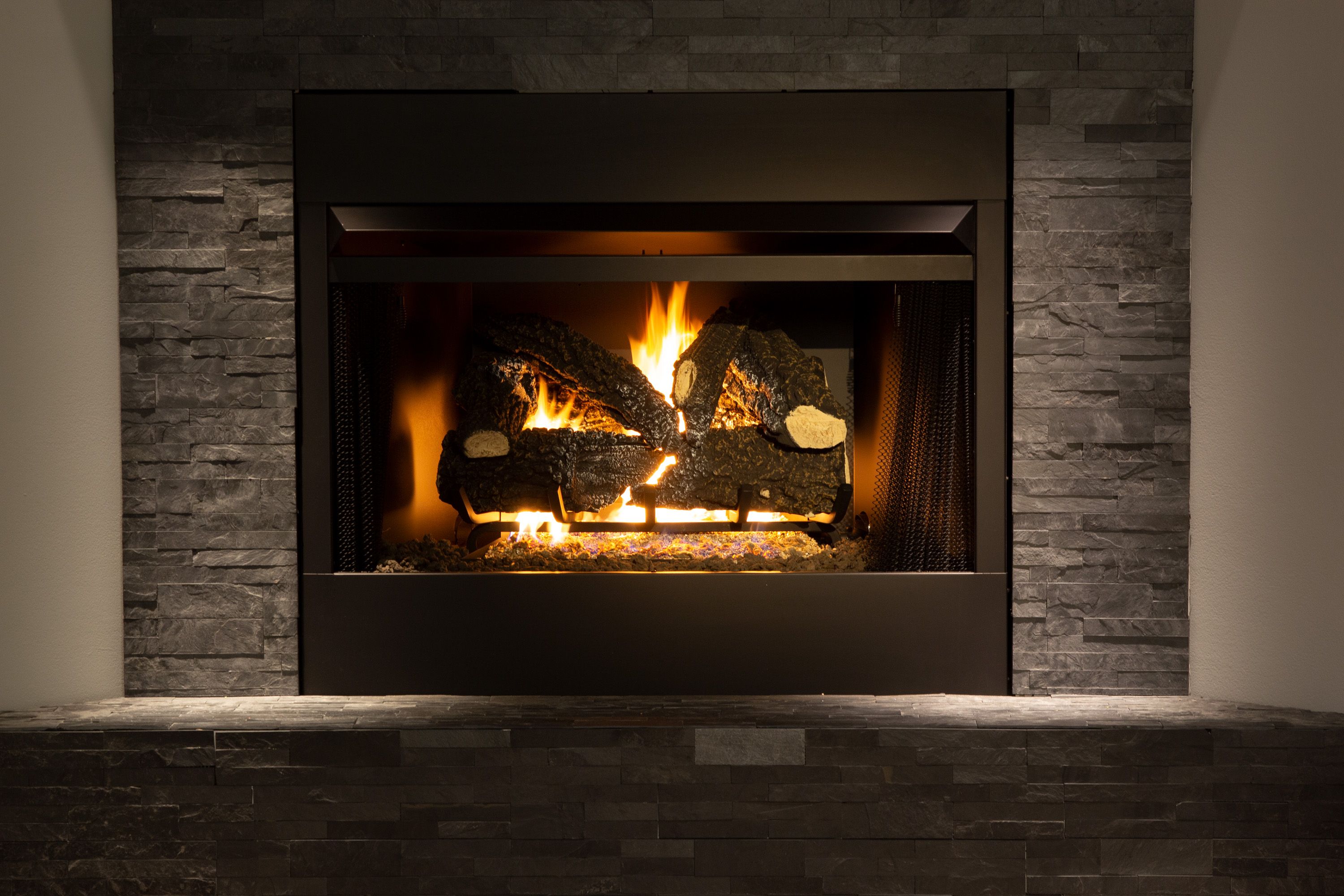 Pleasant Hearth 18 In 45000 Btu Dual Burner Vented Gas Fireplace