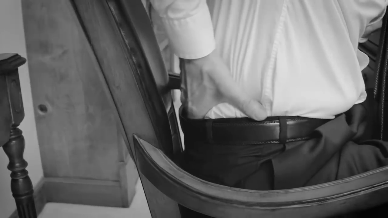 thumbnail video image 2 of BulbHead Egg Sitter Seat Cushion with Non-Slip Cover, Breathable Honeycomb Design Absorbs Pressure Points, 2 of 7