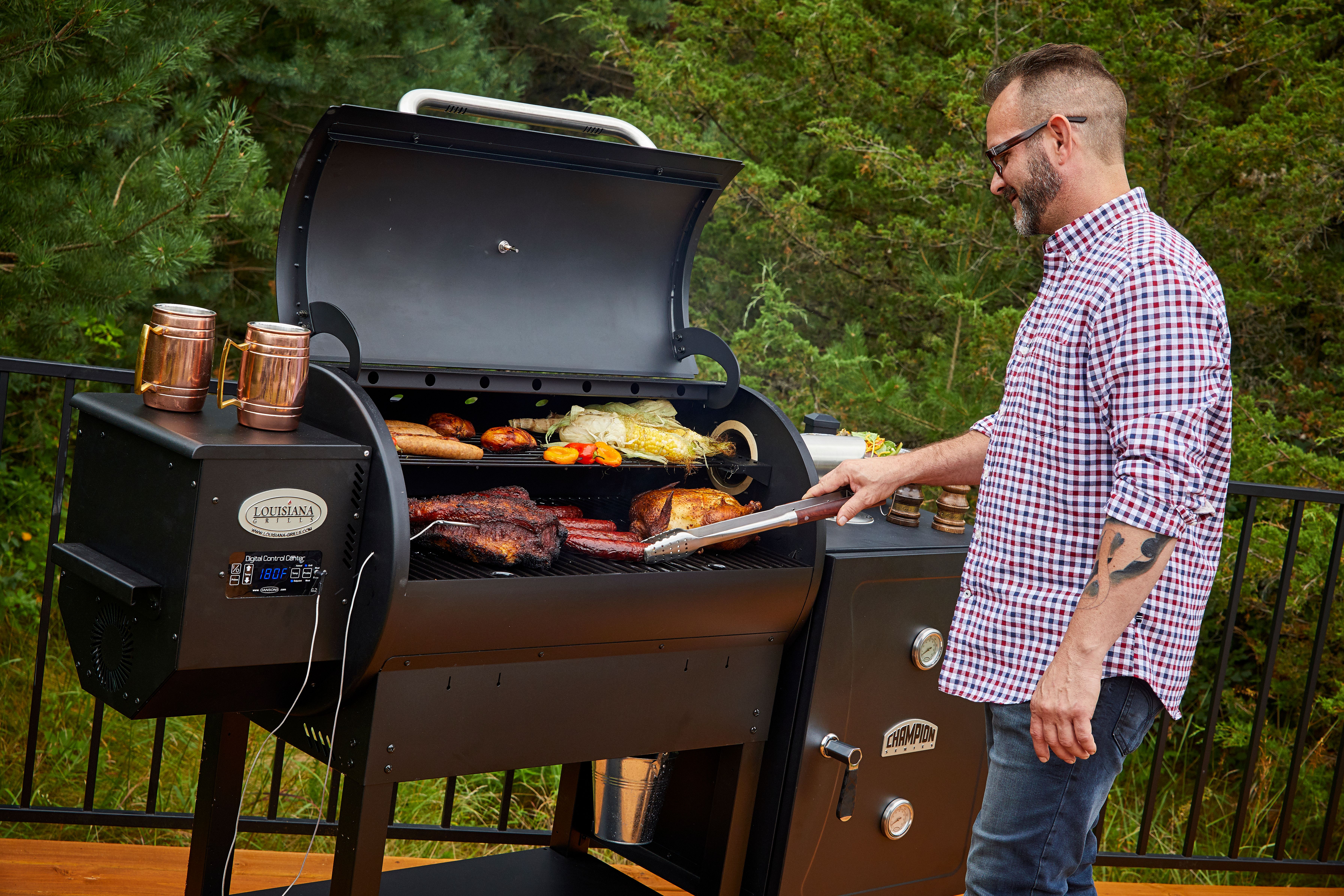 Louisiana Grills 900 Pellet Grill with Smoke Box ExclusiveBuys