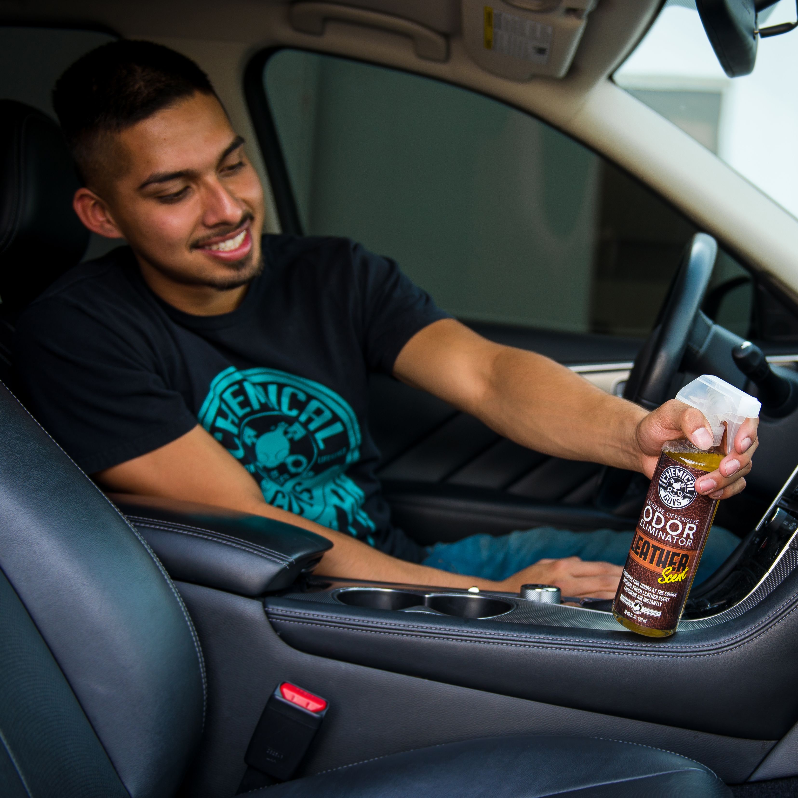 Chemical Guys Extreme Offensive Odor Eliminator Leather Scent 16 Oz