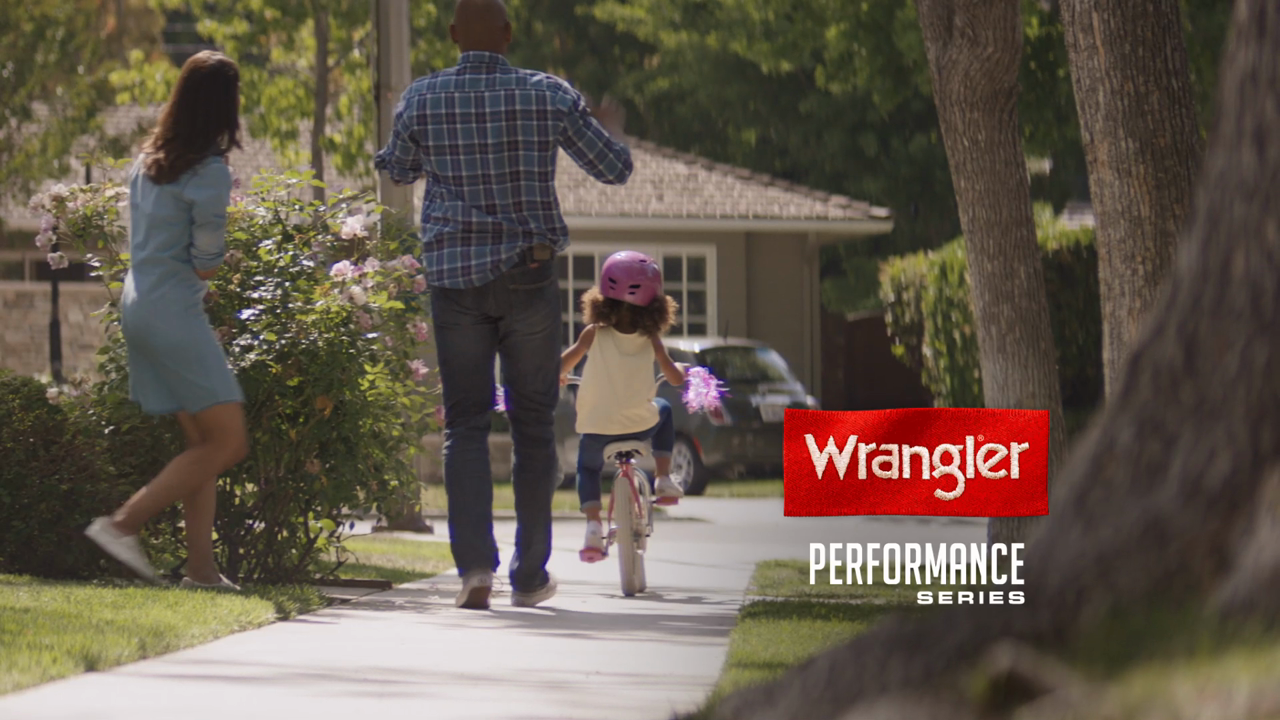 thumbnail video image 7 of Wrangler Men's Performance Series 5 Pocket Pant, 7 of 7