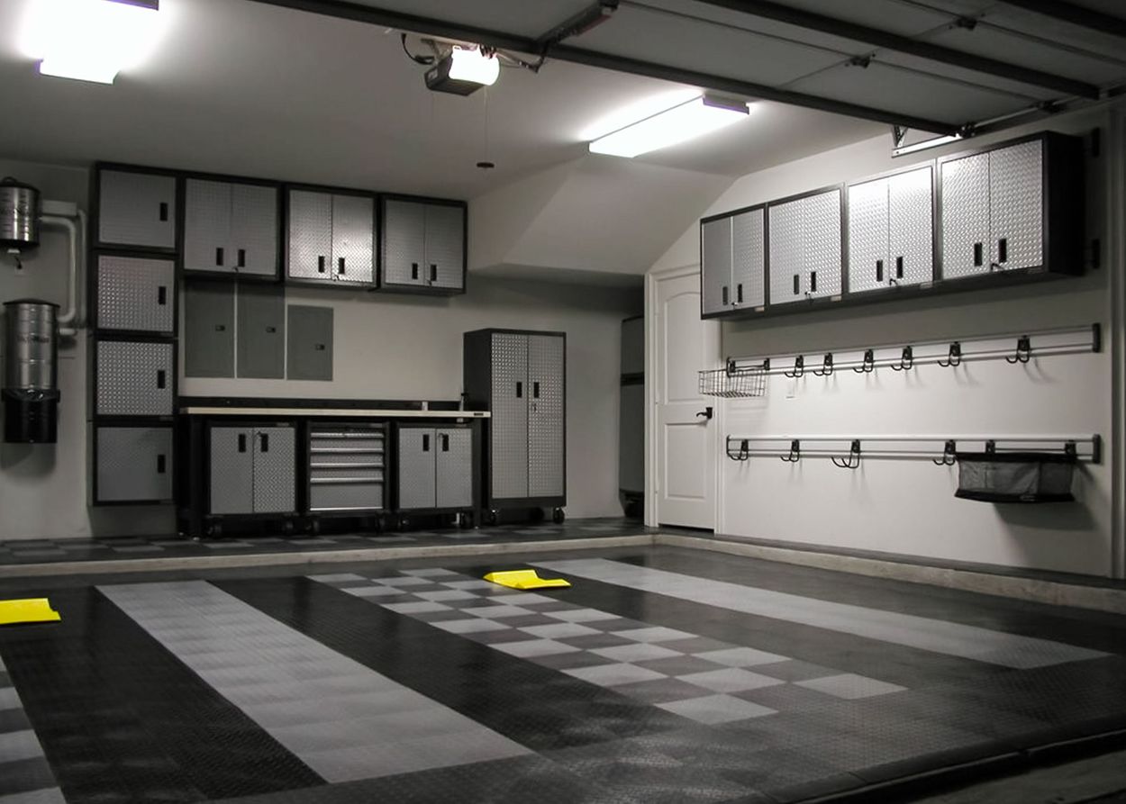 Motofloor Modular Garage Flooring Black And Metallic Grey Tiles