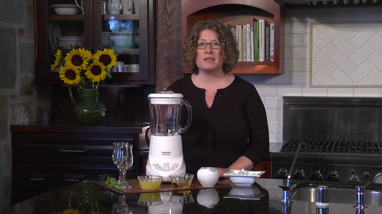 thumbnail video image 2 of Cuisinart SmartPower 500 W 40 oz 7-Speed Blender, Black, 2 of 3